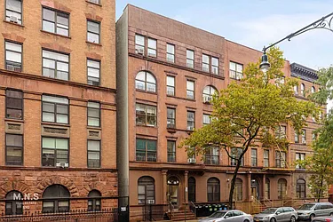 345 Manhattan Avenue in South Harlem