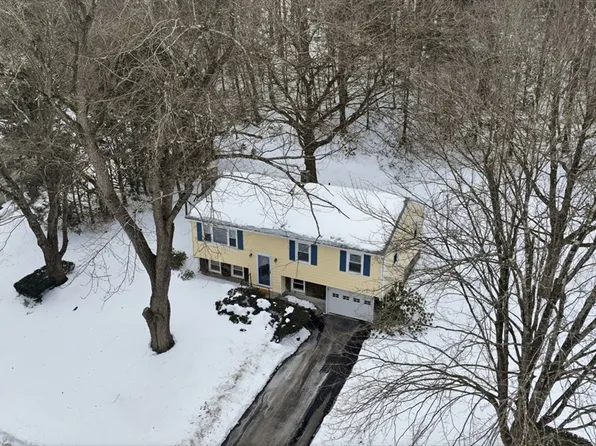 65 Old Farm Rd, Westfield, MA 01085