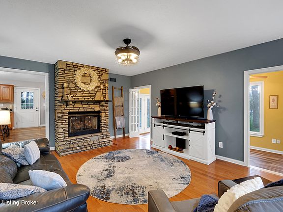 5th image of 278 Worningford Dr