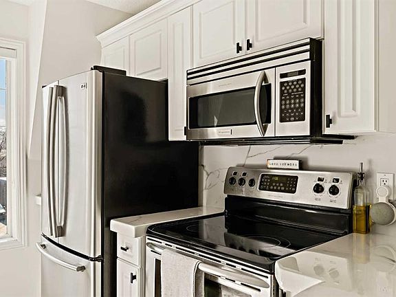 4th image of 1110 S 5th Ave NW #305