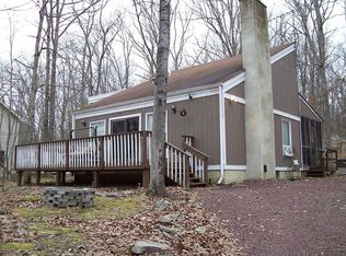 250 Canterbury Rd, Bushkill, PA 18324