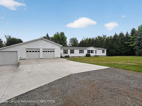 3rd image of 11287 Shaftsburg Rd