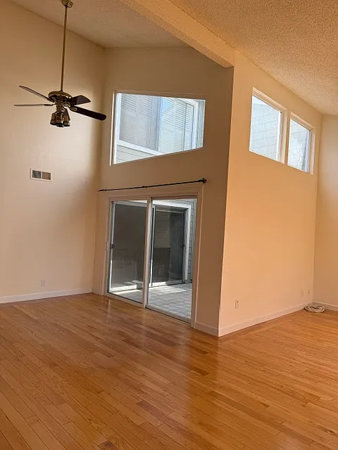 3 bed, 2.5 bath, 1600 sqft, $5,500 — Photo 2