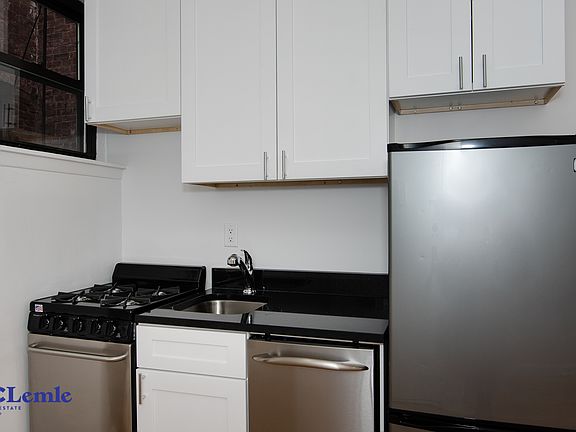 2nd image of 216 E 83rd St #4FW