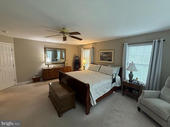 5th image of 109 Fairfax Ct #2505