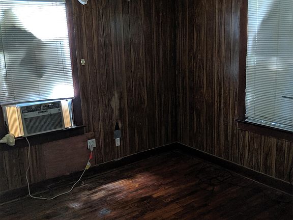 5th image of 2348 Iroquois St APT 4-1-1