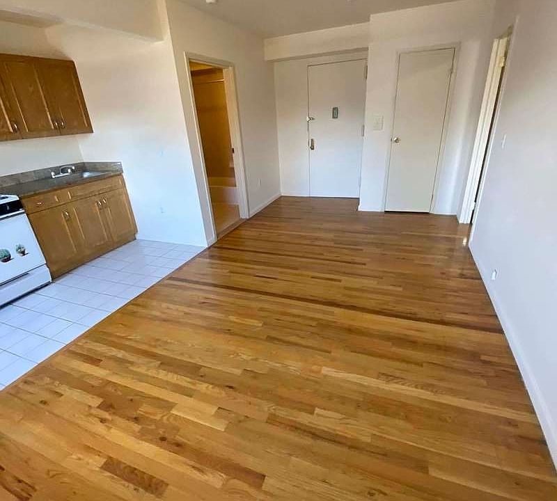 1st image of 2825 31st St #4