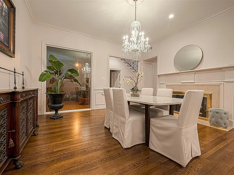 983 S Post Oak Ln — Photo 12