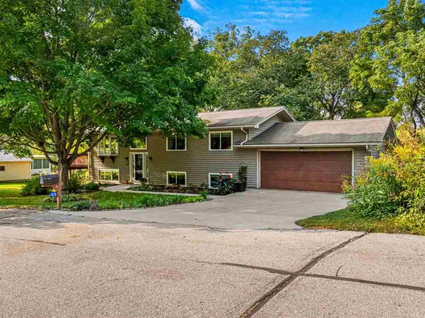 428 Pleasant View Dr NE, Solon, IA 52333
