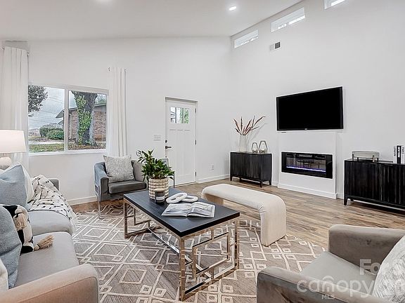 4th image of 1410 Deborah Cir