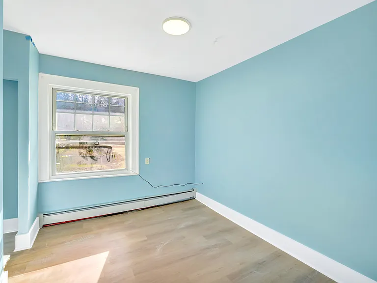 341 Lincoln St — Photo 8