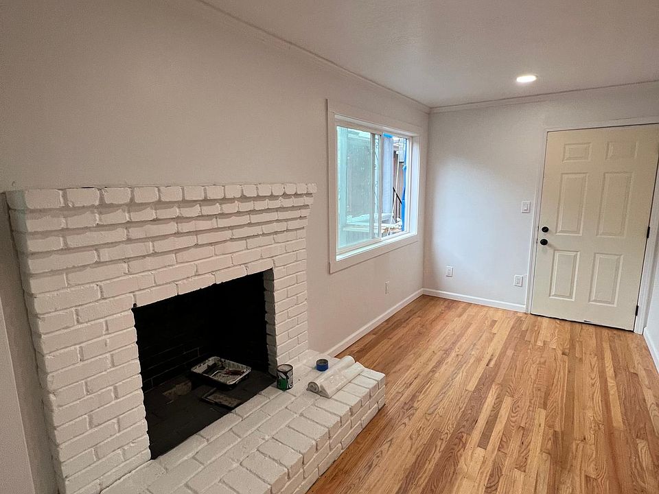 Living Room w/ Fireplace