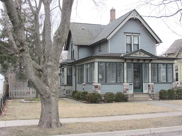 412 S 2nd St photo 1