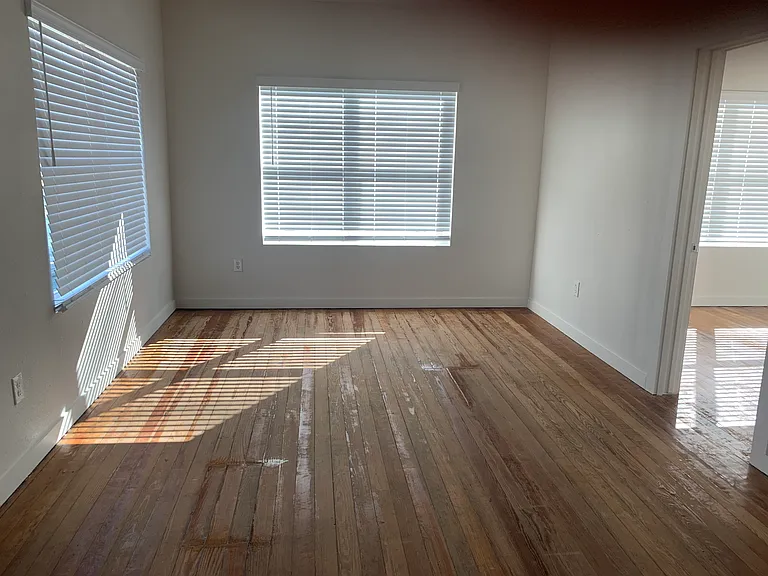 930 W Ridgewood Ct — Photo 8