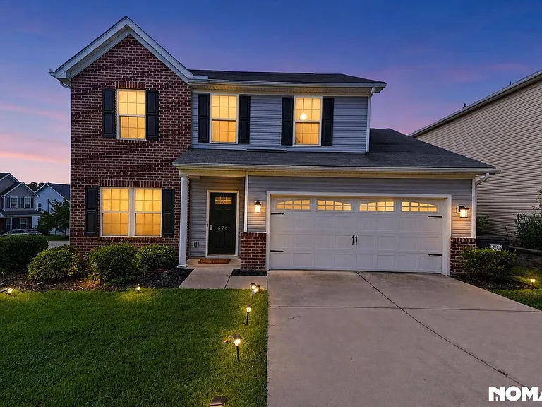 676 Twisted Oak Ct — Photo 2