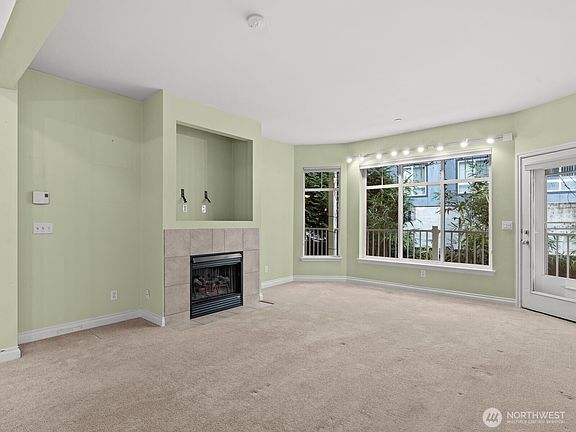 4th image of 20028 15th Avenue NE #105