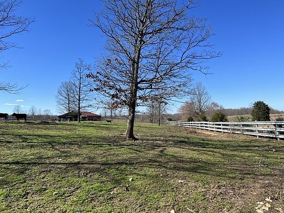 3rd image of 331 Christopher Ln