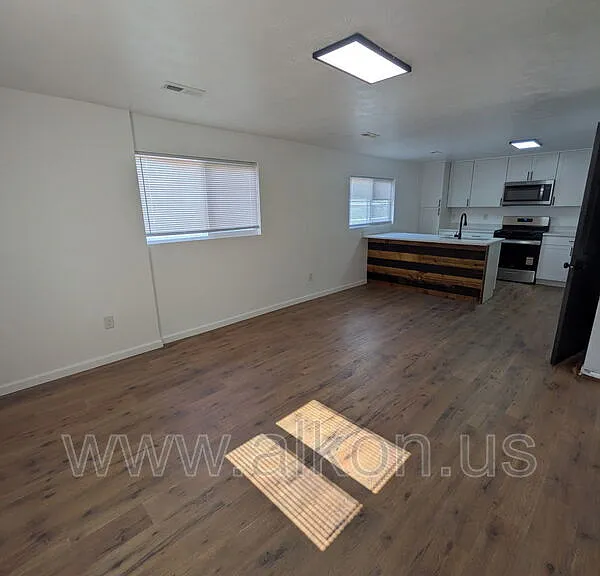 949 Perry Hwy #2 — Photo 4