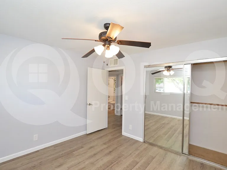 7424 E Polk St — Photo 15