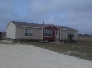 2264 State Highway 173 S, Devine, TX 78016