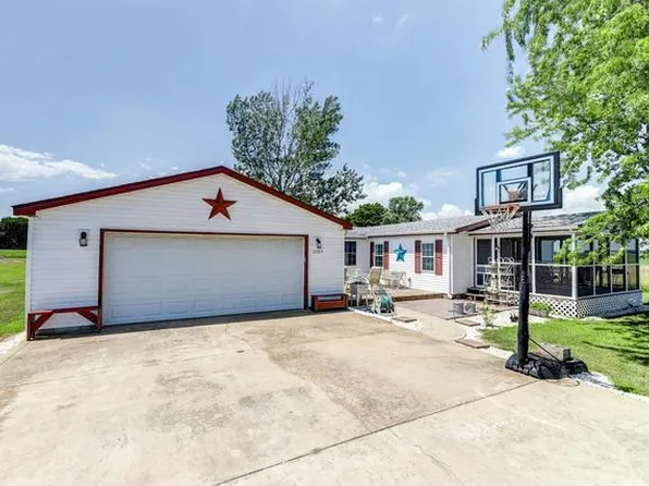 3307 N Cottonwood Rd, Urbana, IL 61802