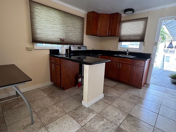 5th image of 2864 Waialae Ave #201