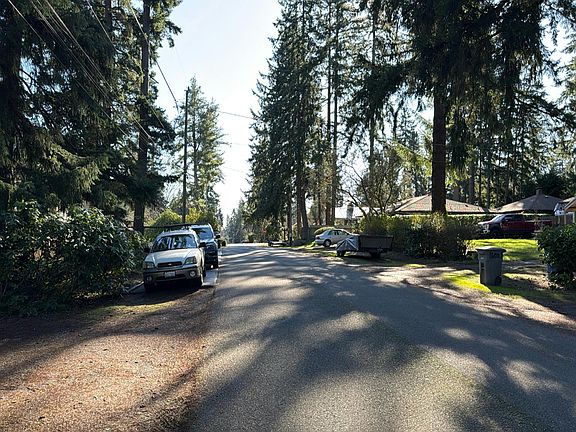 4th image of 16030 33rd Ave NE