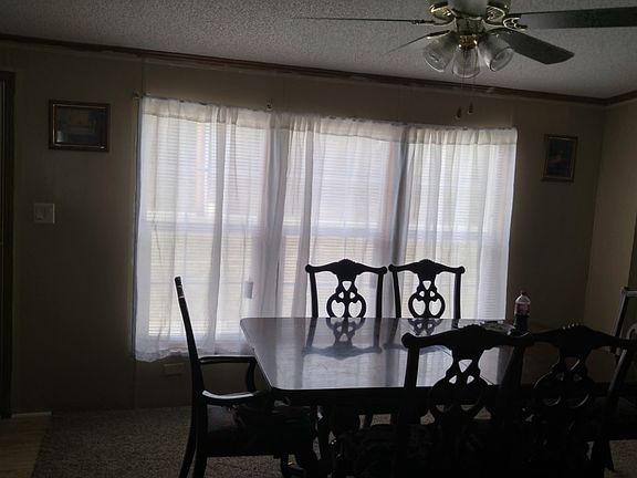 Entry/ Dining Area
