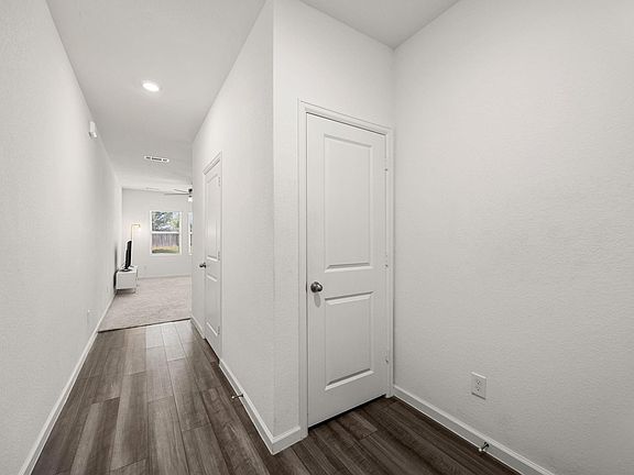 3rd image of 674 Amesbury Rd