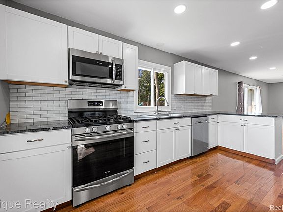 4th image of 5155 Gratiot Ave