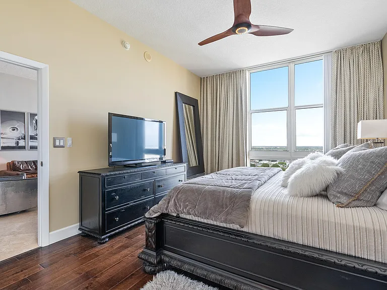 550 Okeechobee Blvd #MPH-16 — Photo 13
