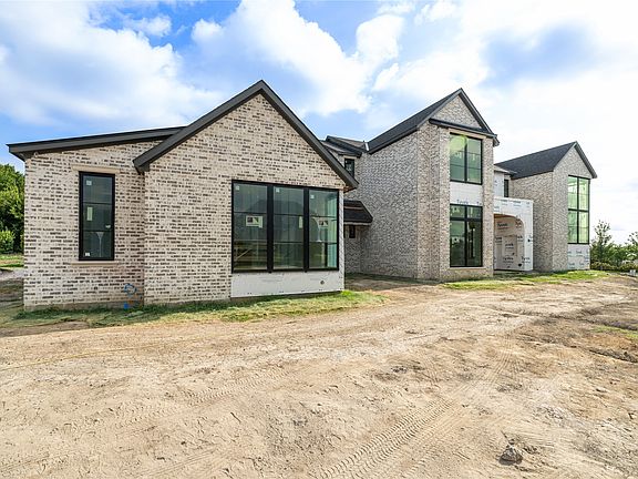 3rd image of 801 Walden Pond Way