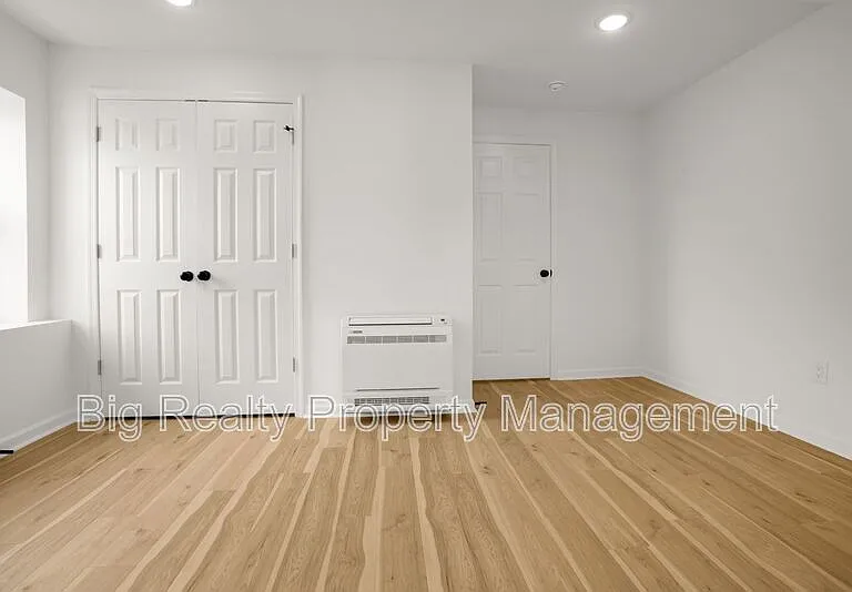 228 Bridge St #2 — Photo 24