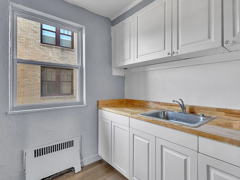 17701 Manderson — Photo 3