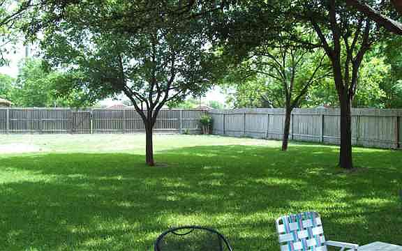 3rd image of 3505 Camellia Dr