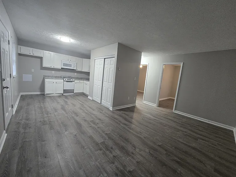601 Main St #2 — Photo 2