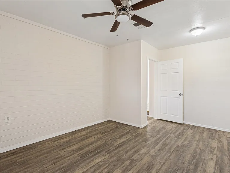 735 E South Mountain Ave — Photo 6
