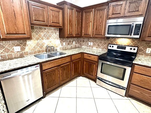 5th image of 1608 Oakwood Ave