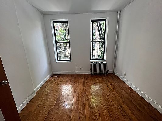 2nd image of 35 Carmine St APT 3