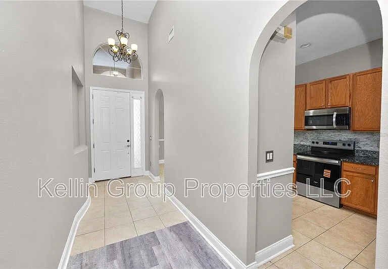 30816 Pumpkin Ridge Dr — Photo 2