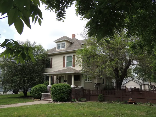 1121 5th St, Clay Center, KS 67432