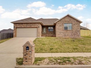 1206 N Farmington Dr, Ozark, MO 65721