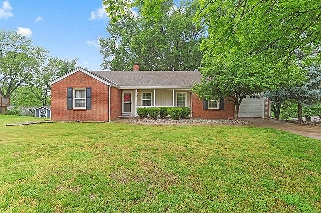1st image of 31 Maple Dr