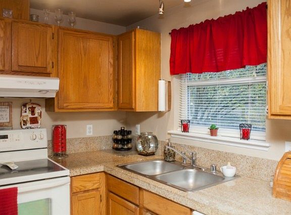 3rd image of 260 NE Santa Maria Ln