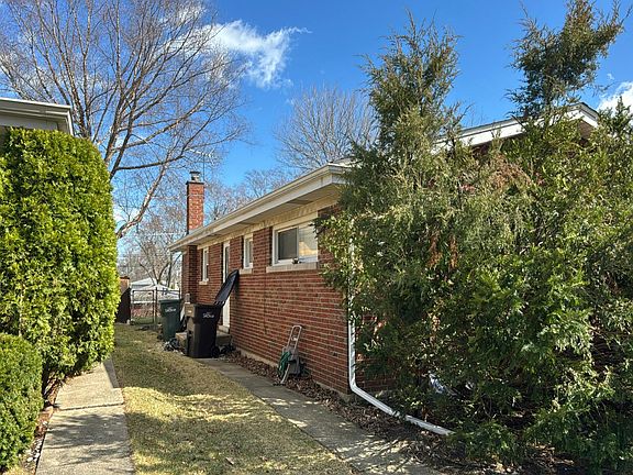 3rd image of 9637 Kildare Ave
