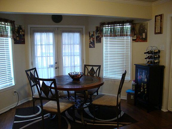 5th image of 305 Melody Dr