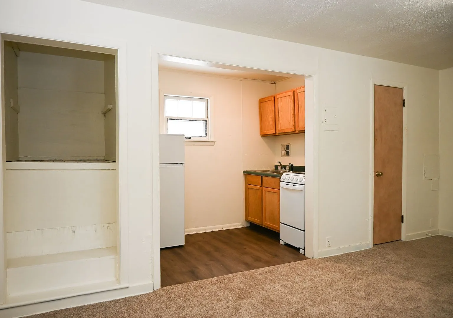 Park Apartments — Photo 2