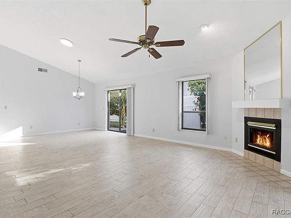 4th image of 47 Chinaberry Cir