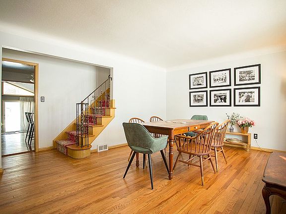 5th image of 864 Bryn Mawr Ave