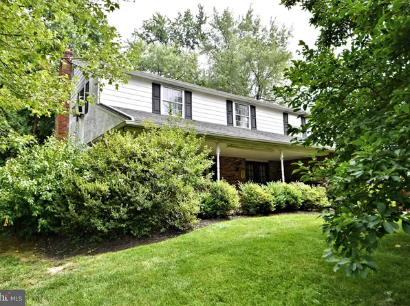 107 Greenbriar Rd, Lansdale, PA 19446